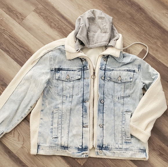 Light Blue Jean Jacket with Cream Lining - Picture 9 of 10